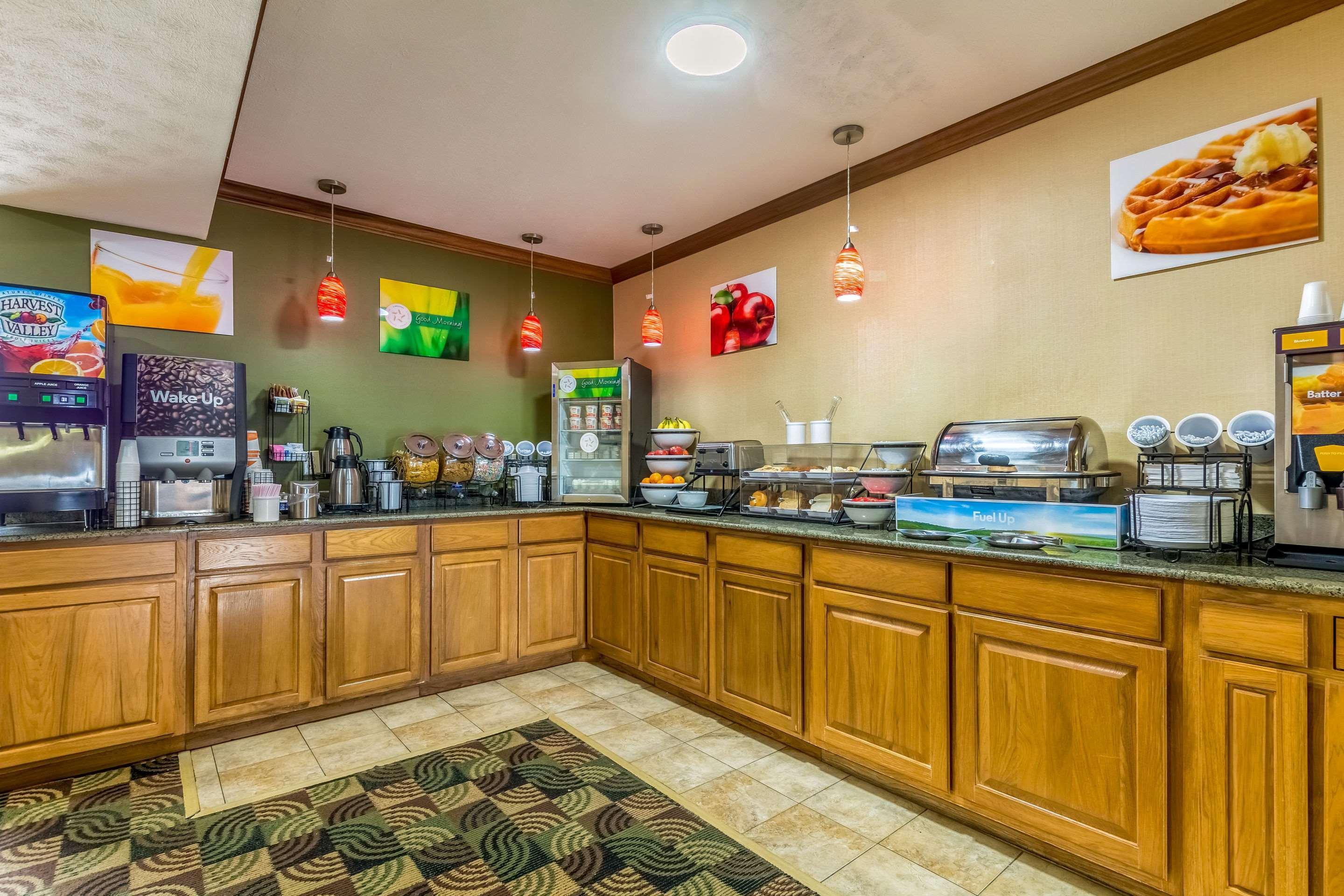 Quality Inn I-74 Batesville Exterior photo