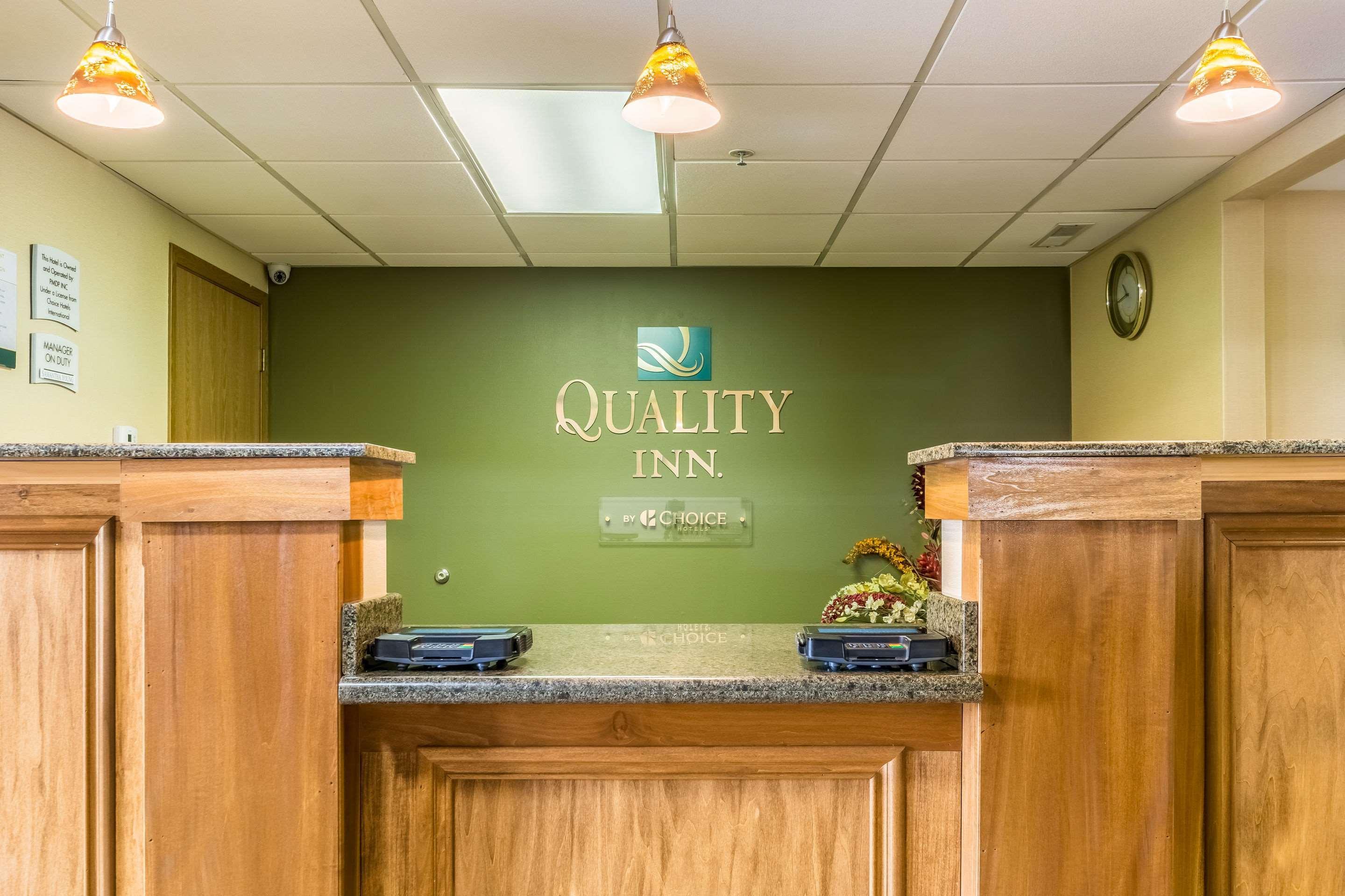 Quality Inn I-74 Batesville Exterior photo