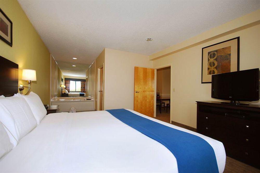 Quality Inn I-74 Batesville Exterior photo